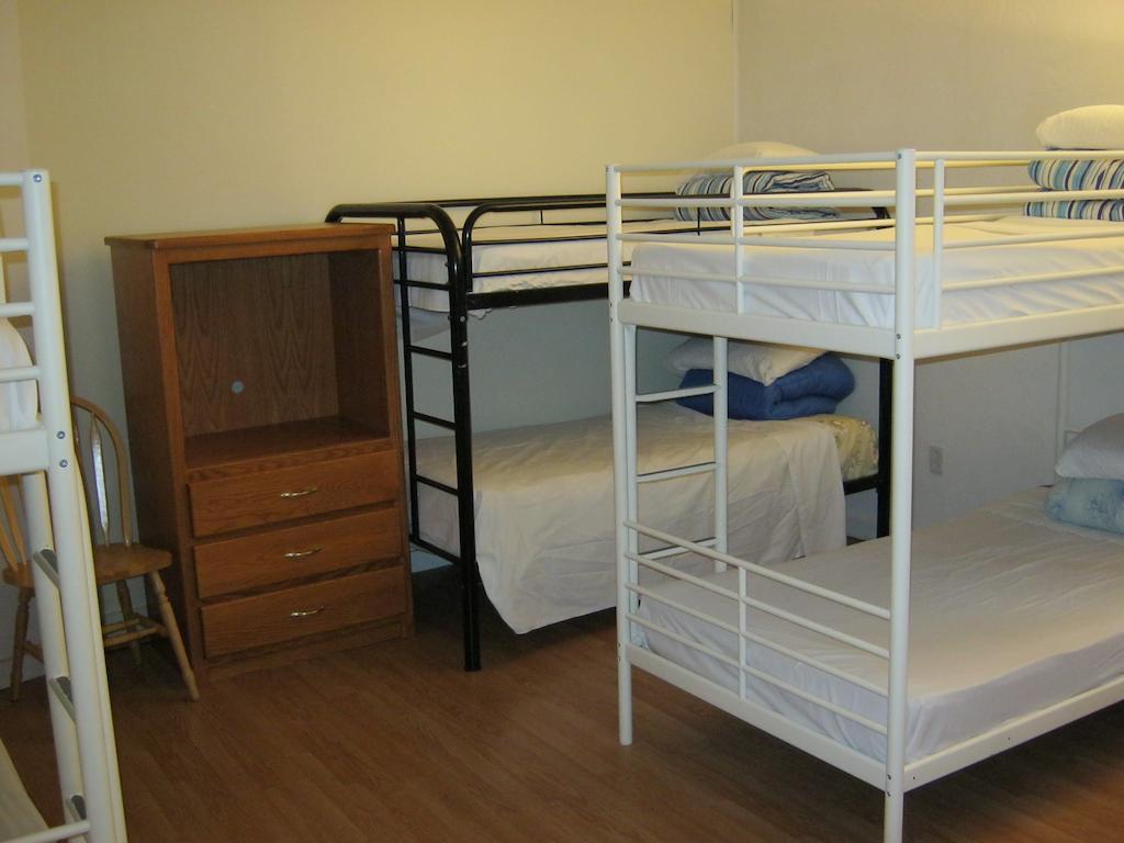 Kelowna Okanagan Lake Hostel Chambre photo