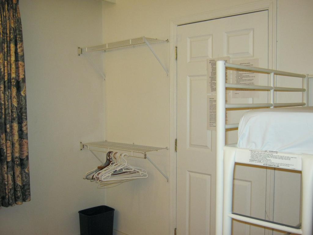 Kelowna Okanagan Lake Hostel Chambre photo