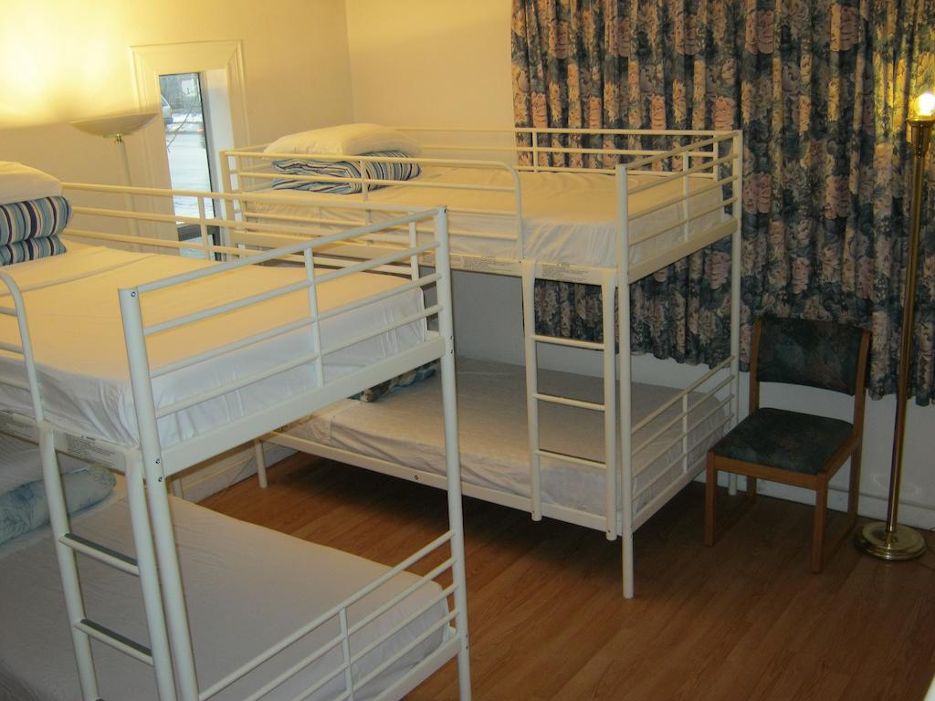Kelowna Okanagan Lake Hostel Chambre photo