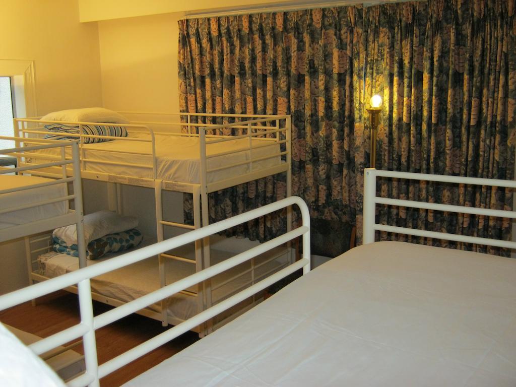 Kelowna Okanagan Lake Hostel Chambre photo