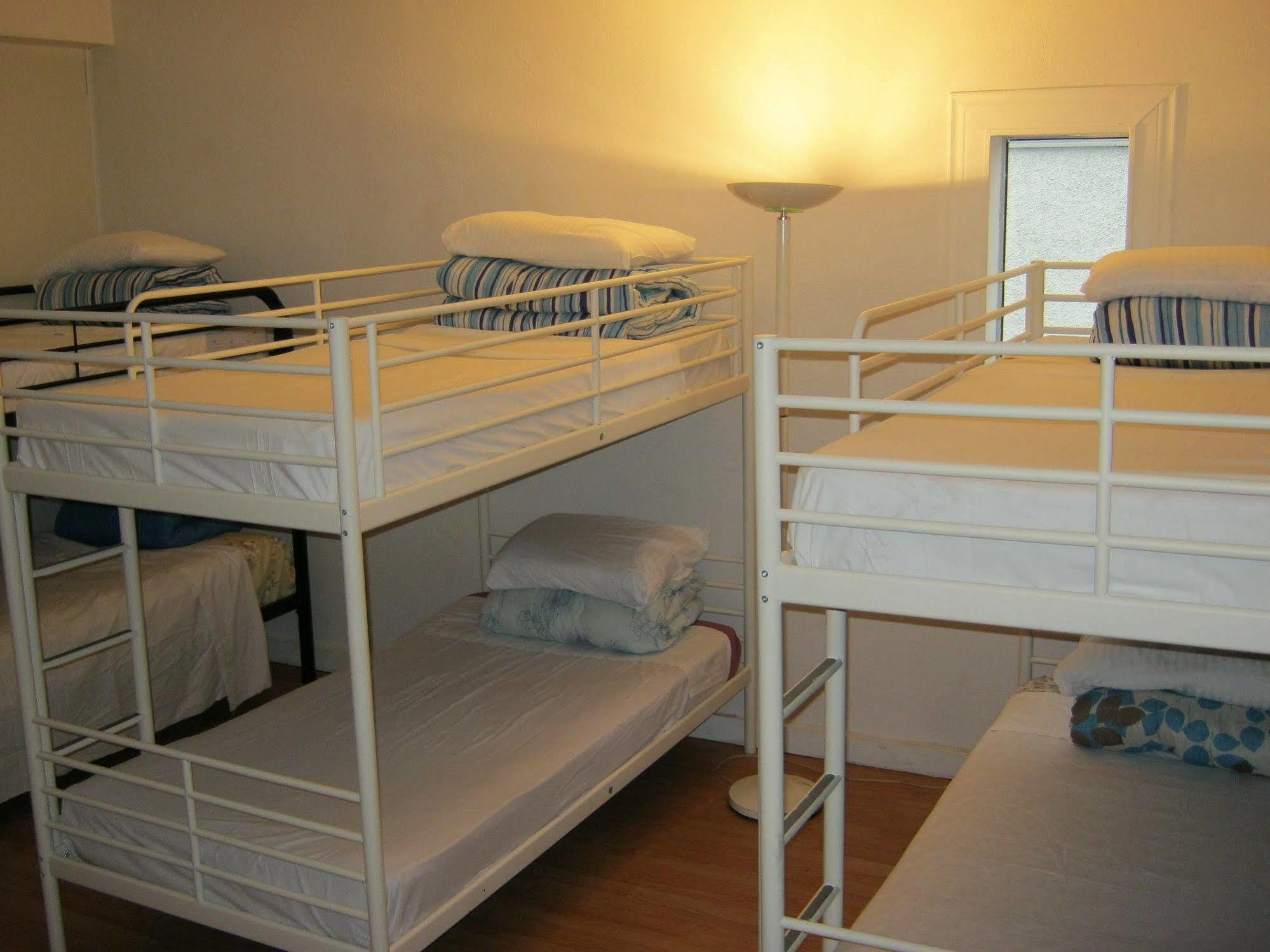 Kelowna Okanagan Lake Hostel Extérieur photo