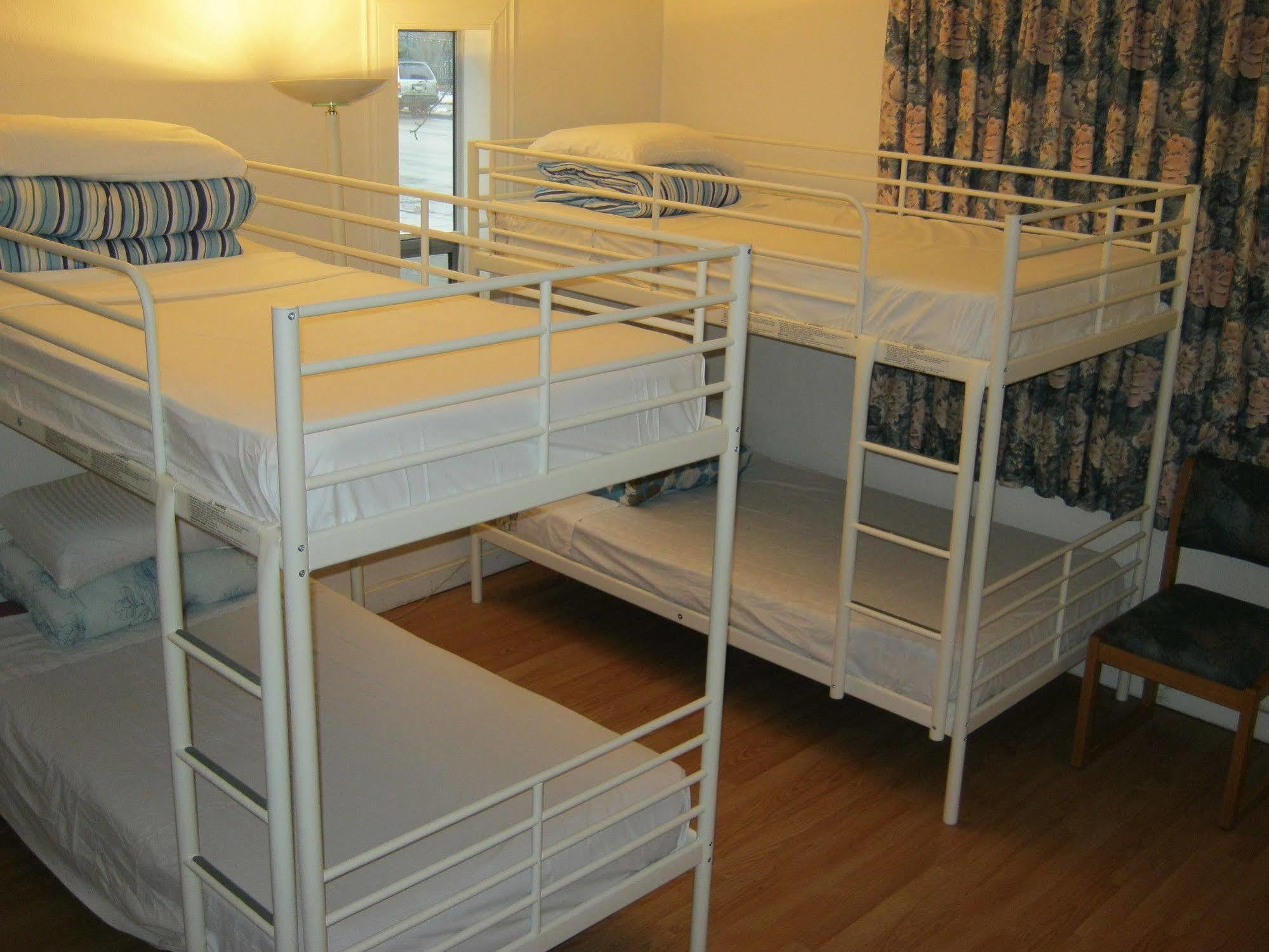 Kelowna Okanagan Lake Hostel Extérieur photo