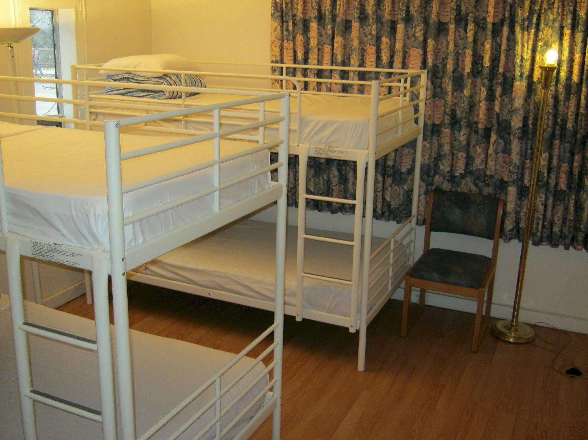 Kelowna Okanagan Lake Hostel Extérieur photo