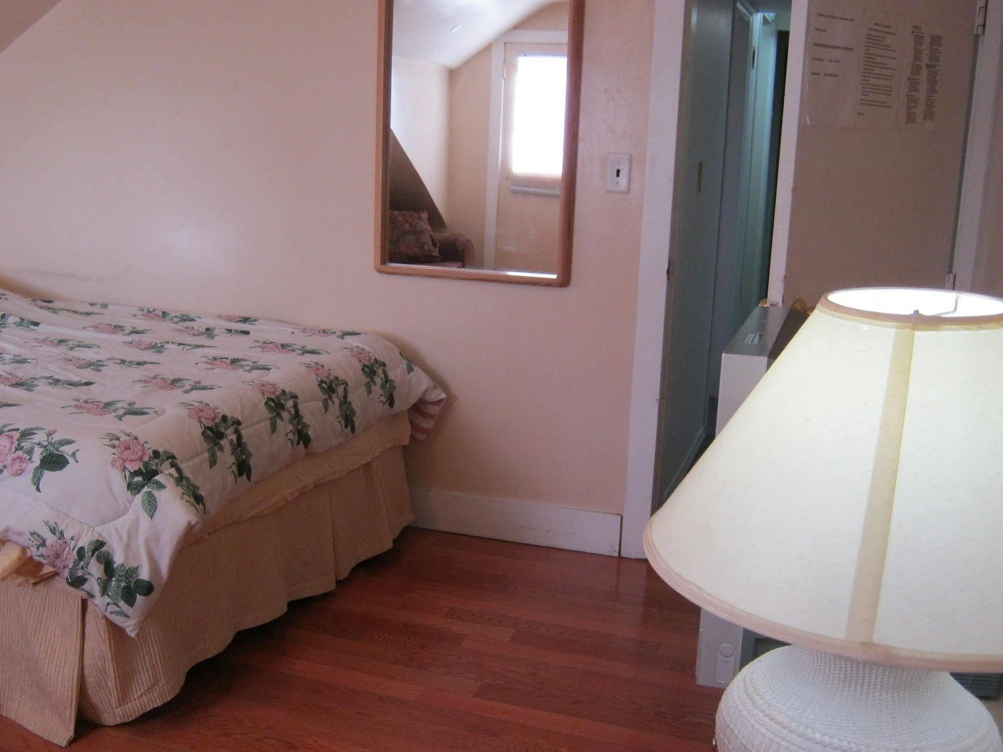 Kelowna Okanagan Lake Hostel Extérieur photo